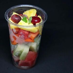 Фруктовое ассорти в стакане