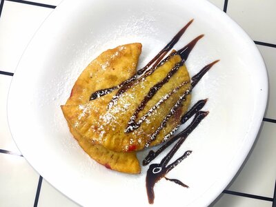 Мини-чебуреки с вишнёвым повидлом