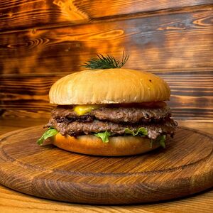 Двойной чизбургер с говядиной