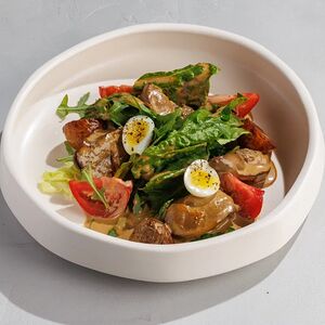 Теплый салат с куриной печенью