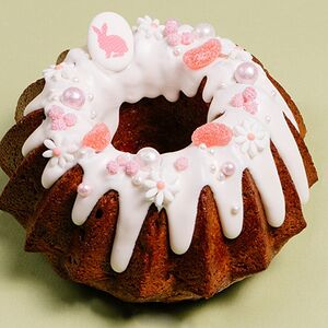 Кекс морковный Пасхальный венок розовый