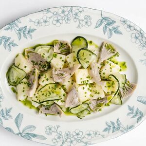 Маринованные грузди с отварным картофелем 