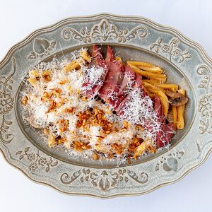 Паста казаречче с языком и грибами