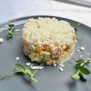 Салат из цыпленка с кукурузой