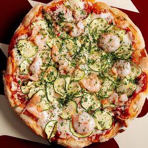 Римская пицца с креветками и цукини