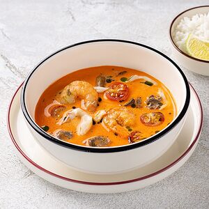 Том-ям с кальмаром и креветками