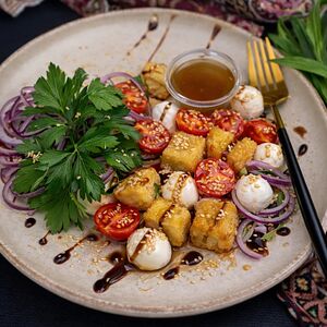 Салат с хрустящим баклажаном