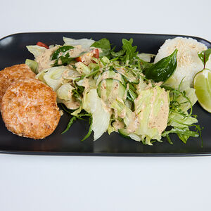 Крабовые котлетки с форелью и креветками