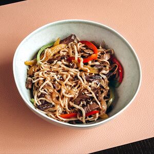 Новинка Домашняя лапша с бараниной и перцем Цуйван