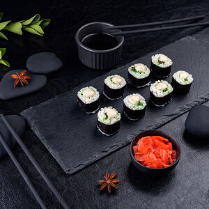 Ролл с водорослями Чука