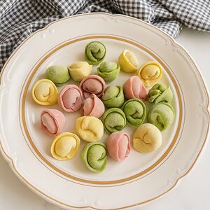 Цветные пельмени с курицей 