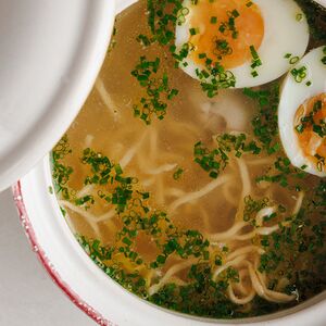 Куриный суп, домашняя лапша