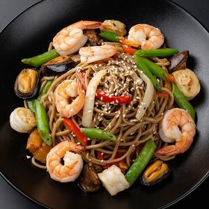Вок с морепродуктами