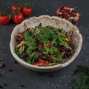 Салат тайский с говядиной