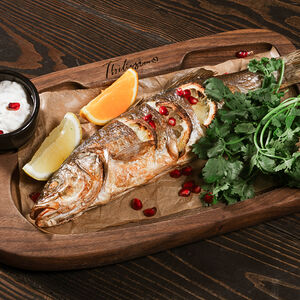 Сибас с соусом цахтон