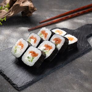 Ролл Токио с огурцом 