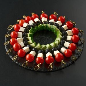 Канапе на шпажке греческий 18 штук