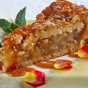 Тёплая шарлотка на песочном тесте 