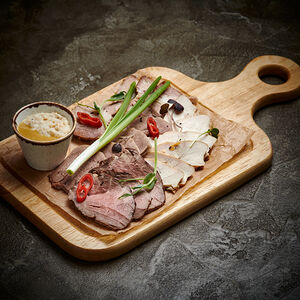 Ассорти домашних копченостей