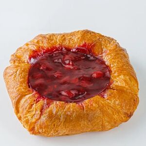 Даниш с брусникой