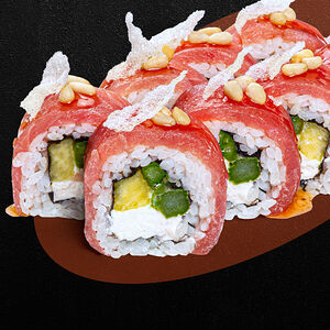 Филадельфия с ананасом и кедровыми орехами