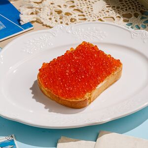 Бутерброд с красной икрой