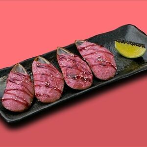 Запеченные Мидии в ракушках под фирменным соусом