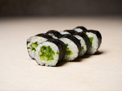 Мини-ролл с огурцом