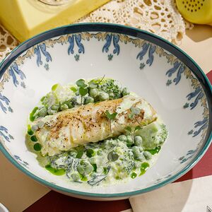 Судак с брокколи и шпинатом