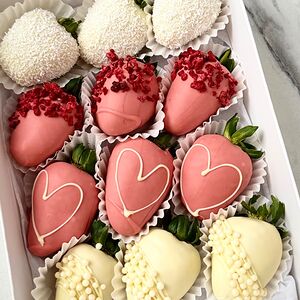 Клубника в шоколаде 12 шт. набор 01