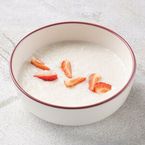 Каша с клубникой