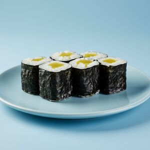 Маки с дайконом такуан