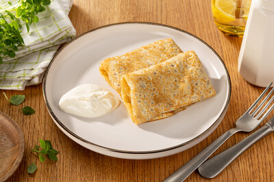 Блинчики с мясом и сметаной