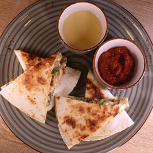 Кесадилья с курицей