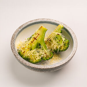 Брокколи с пармезаном