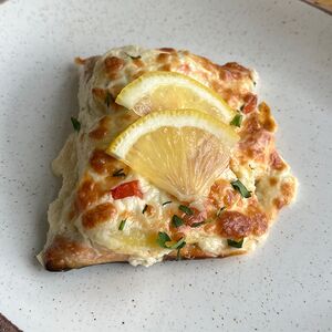 Филе горбуши под сыром с томатами