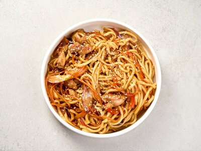 Wok лапша с курицей