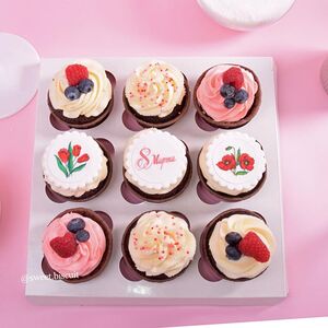 Пирожные капкейки на 8 марта