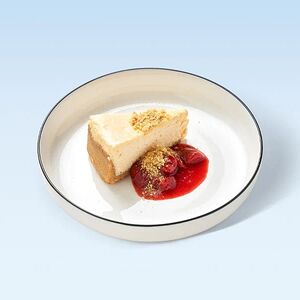 Чизкейк с клубничным соусом