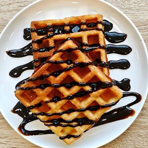 Вафли венские с соусом