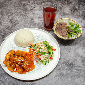 Вьет-комбо с курицей в кисло-сладком соусе