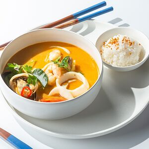 Том ям с морепродуктами