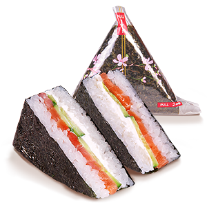 Онигири с лососем