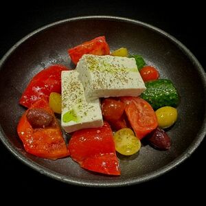 Овощи, брынза, оливковая заправка