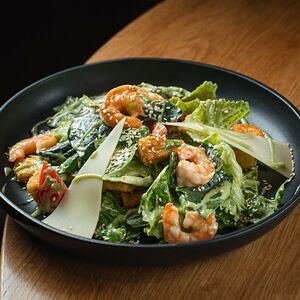 Азиатский Цезарь с креветками