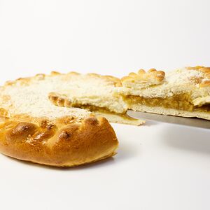 Пирог сладкий с яблоком 500 гр