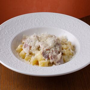 Сливочные ньоки с прошутто котто