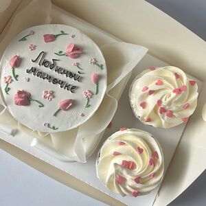 Бенто-торт и 2 капкейка на День рождения «Любимой мамочке»