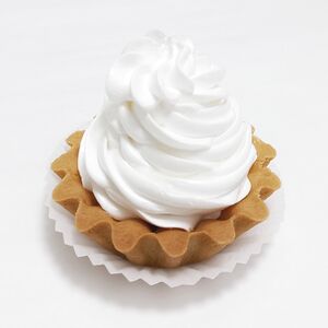 Корзинка с белковым кремом