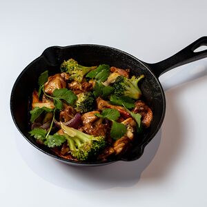 Курица с овощами в устричном соусе